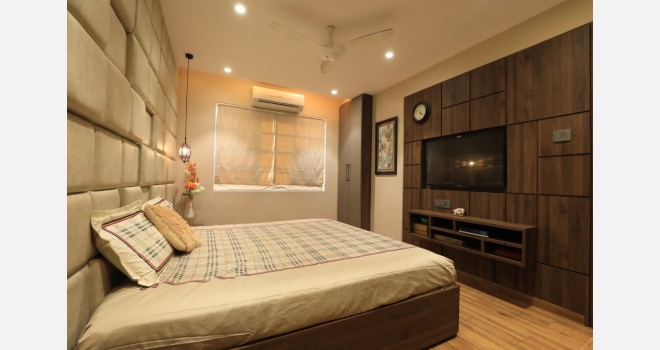 3 BHK resale flat interior done up in Hiranandani Gardens, Powai