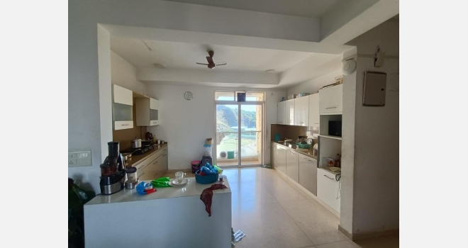 3.5 BHK with servants room for sale in Bryonny, Nahar Amrit Shakt.
