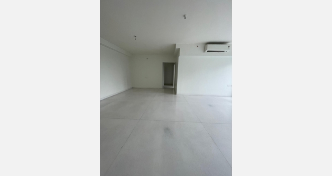4 BHK Luxurious flat available for resale in Godrej The Trees, Vikhroli