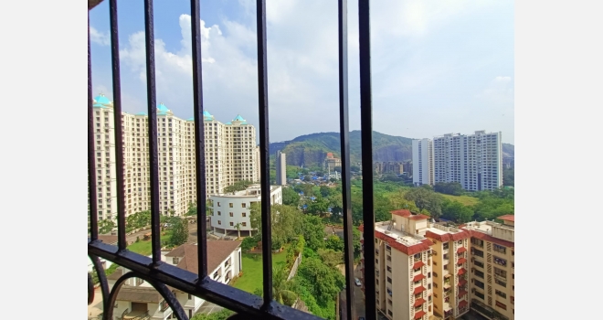 3.5 BHK with servants room for rent in Lake Homes, Lake Lucerene Building fully furnished with white goods