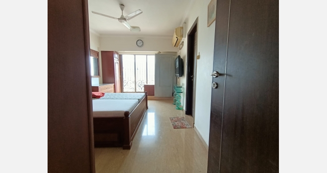 3.5 BHK with servants room for rent in Lake Homes, Lake Lucerene Building fully furnished with white goods