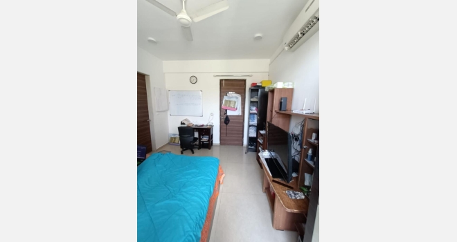 3.5 BHK with servants room for sale in Bryonny, Nahar Amrit Shakt.