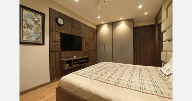 3 BHK resale flat interior done up in Hiranandani Gardens, Powai