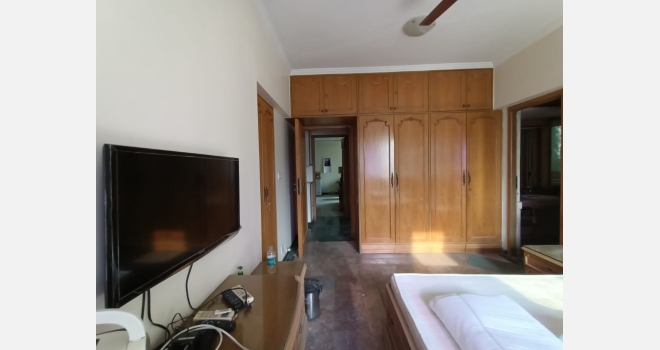 2 BHK fully furnished flat for sale in Premium tower of Hiranandani Gardens, Powai