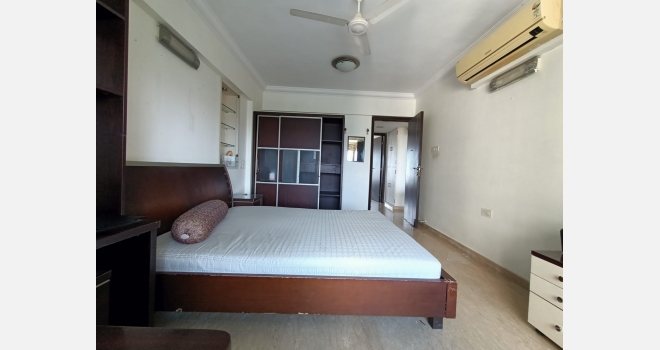 3.5 BHK with servants room for rent in Lake Homes, Lake Lucerene Building fully furnished with white goods