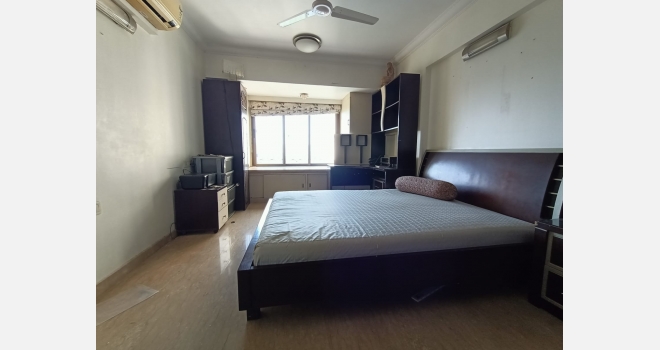3.5 BHK with servants room for rent in Lake Homes, Lake Lucerene Building fully furnished with white goods
