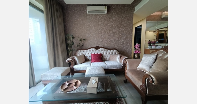 2.5 BHK Fully Furnished, Interior done up flat for lease in Emerald Isle