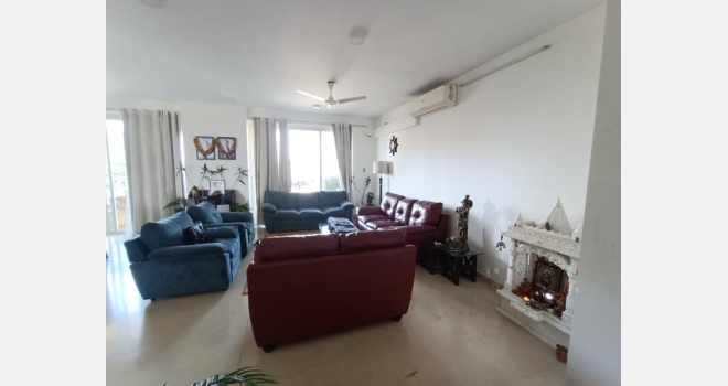 3.5 BHK with servants room for sale in Bryonny, Nahar Amrit Shakt.