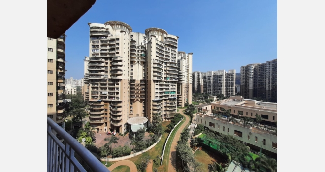 3 BHK Resale flat available on higher floor in Nahar Amrit Shakti