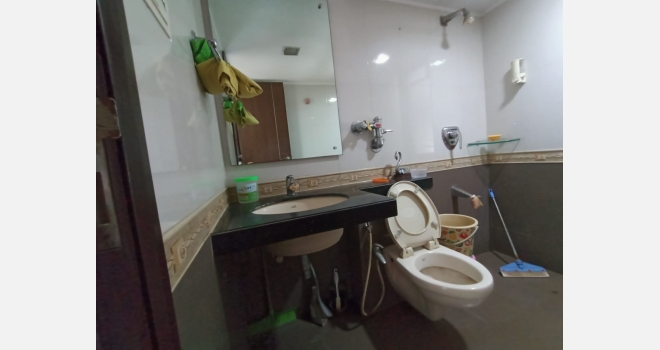 3.5 BHK with servants room for rent in Lake Homes, Lake Lucerene Building fully furnished with white goods