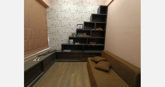 2.5 BHK Fully Furnished, Interior done up flat for lease in Emerald Isle