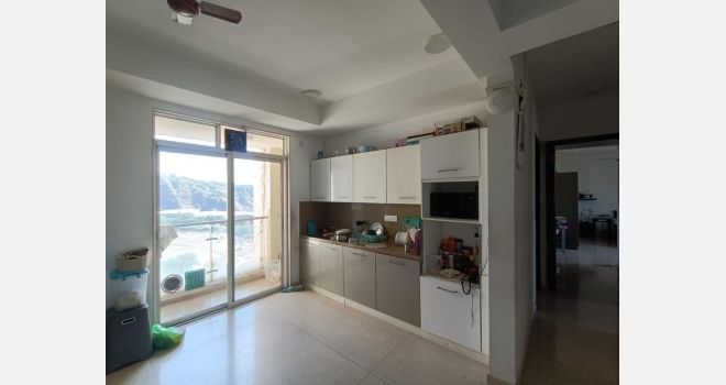 3.5 BHK with servants room for sale in Bryonny, Nahar Amrit Shakt.