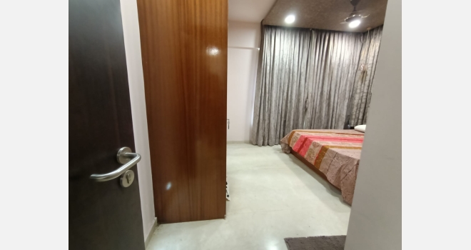 2.5 BHK Fully Furnished, Interior done up flat for lease in Emerald Isle