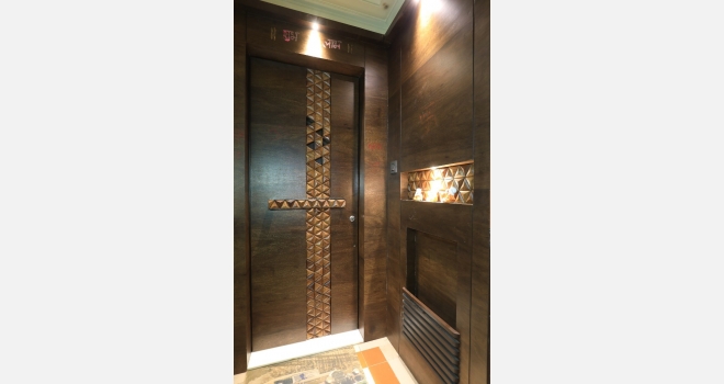 3 BHK resale flat interior done up in Hiranandani Gardens, Powai