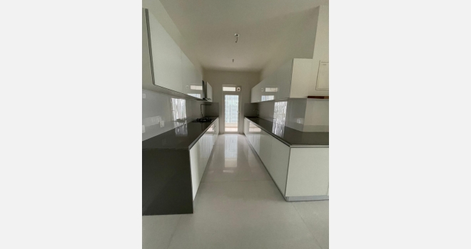 4 BHK Luxurious flat available for resale in Godrej The Trees, Vikhroli