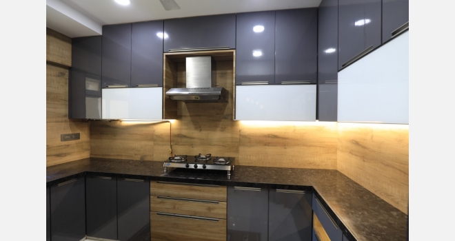 3 BHK resale flat interior done up in Hiranandani Gardens, Powai