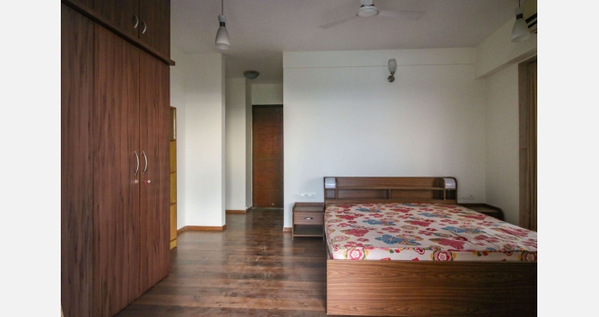 3 BHK for lease in iconic tower of Lake Front Solitaire, Powai