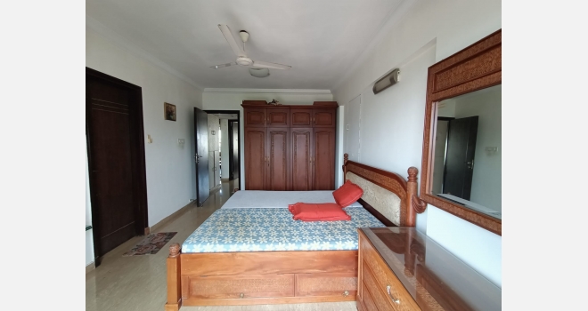 3.5 BHK with servants room for rent in Lake Homes, Lake Lucerene Building fully furnished with white goods