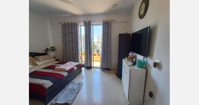 3.5 BHK with servants room for sale in Bryonny, Nahar Amrit Shakt.