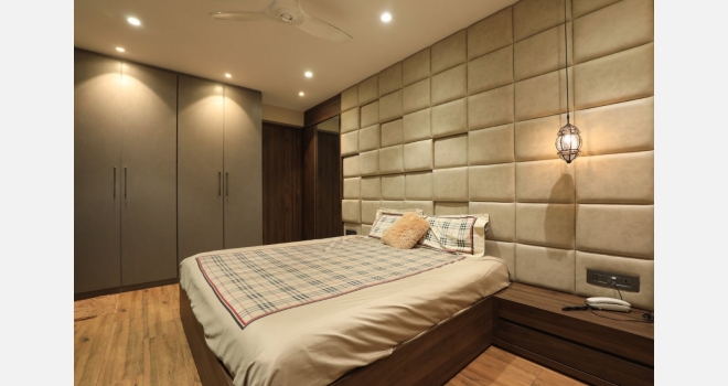3 BHK resale flat interior done up in Hiranandani Gardens, Powai