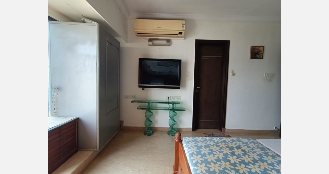 3.5 BHK with servants room for rent in Lake Homes, Lake Lucerene Building fully furnished with white goods