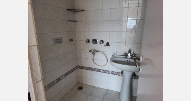 2 BHK Resale flat in Raheja Vihar Complex, Chandivali Powai