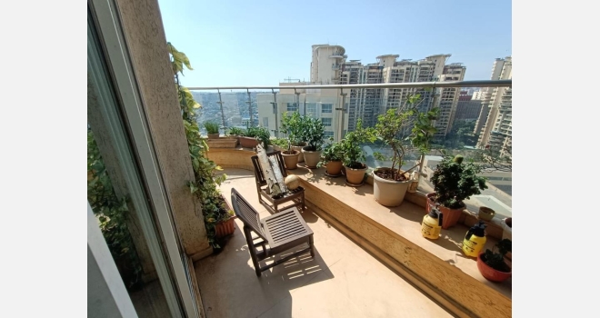 3.5 BHK with servants room for sale in Bryonny, Nahar Amrit Shakt.