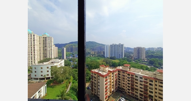 3.5 BHK with servants room for rent in Lake Homes, Lake Lucerene Building fully furnished with white goods