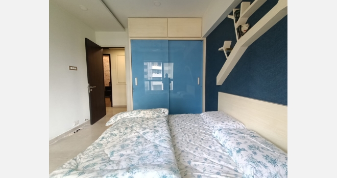 2.5 BHK Fully Furnished, Interior done up flat for lease in Emerald Isle