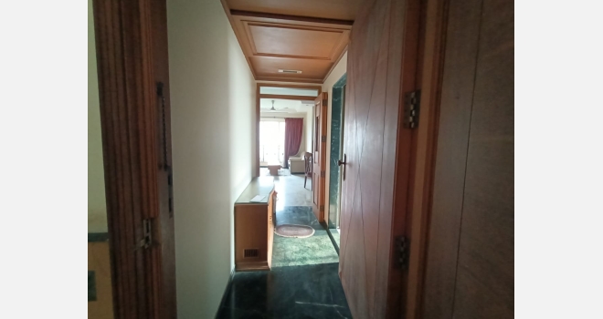 2 BHK fully furnished flat for sale in Premium tower of Hiranandani Gardens, Powai