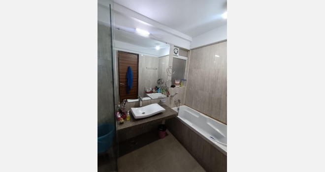 3.5 BHK with servants room for sale in Bryonny, Nahar Amrit Shakt.