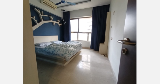 2.5 BHK Fully Furnished, Interior done up flat for lease in Emerald Isle
