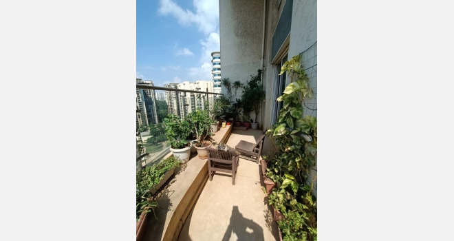 3.5 BHK with servants room for sale in Bryonny, Nahar Amrit Shakt.